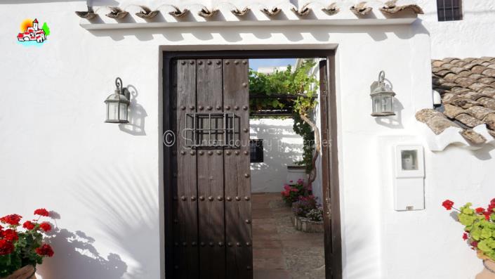 Image No.6-6 Bed Country Property for sale