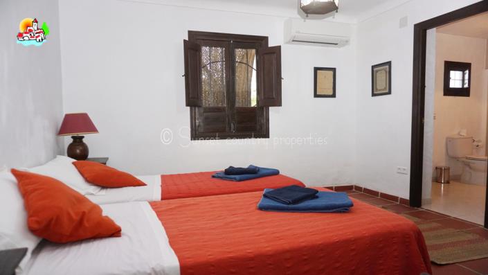 Image No.32-6 Bed Country Property for sale