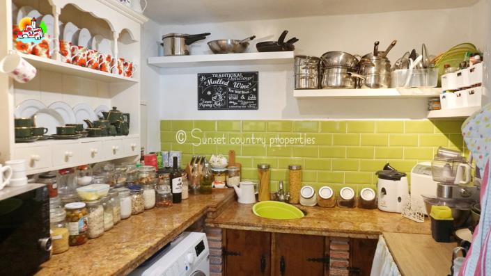 Image No.9-7 Bed Country Property for sale