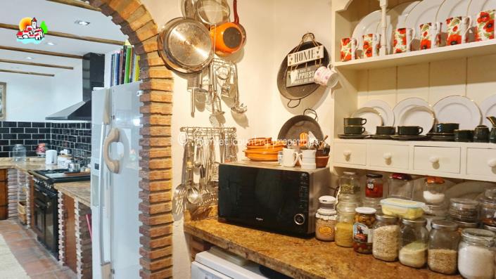 Image No.10-7 Bed Country Property for sale