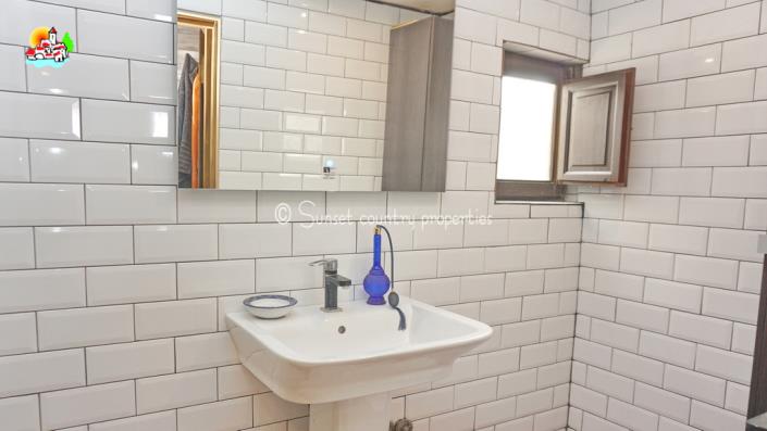 Image No.16-7 Bed Country Property for sale