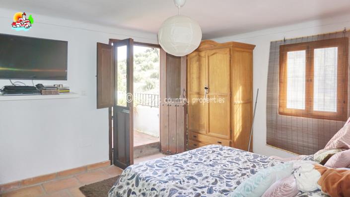 Image No.18-7 Bed Country Property for sale