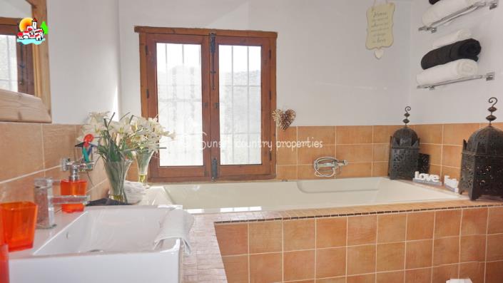 Image No.21-7 Bed Country Property for sale