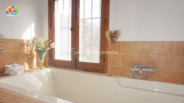 Image No.22-7 Bed Country Property for sale