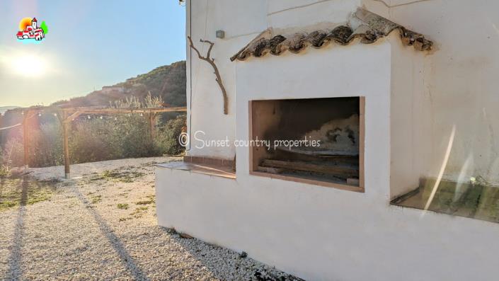 Image No.19-4 Bed Country Property for sale