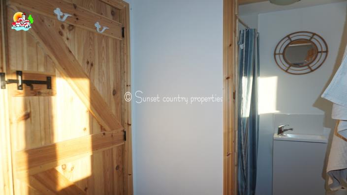 Image No.34-4 Bed Country Property for sale