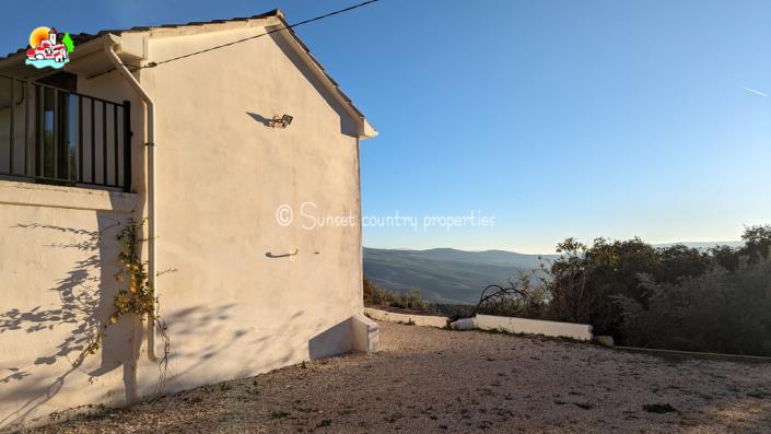 Image No.41-4 Bed Country Property for sale