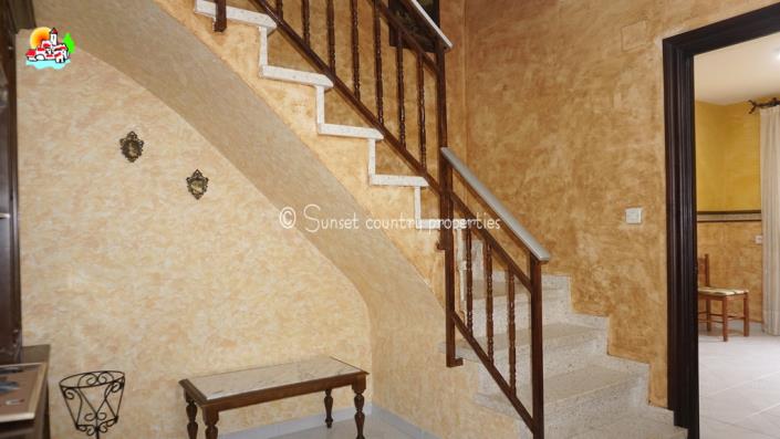 Image No.11-5 Bed Townhouse for sale