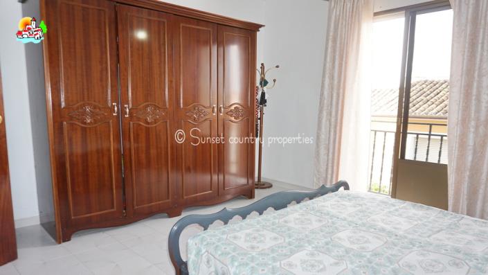 Image No.15-5 Bed Townhouse for sale