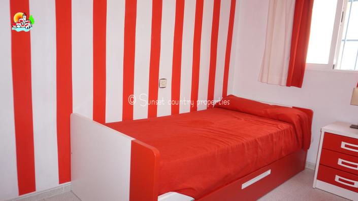 Image No.17-5 Bed Townhouse for sale