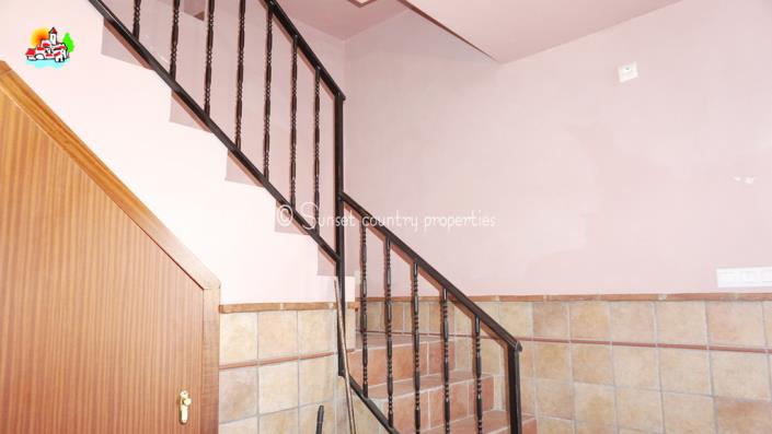 Image No.24-5 Bed Townhouse for sale