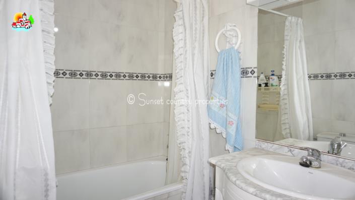 Image No.27-5 Bed Townhouse for sale