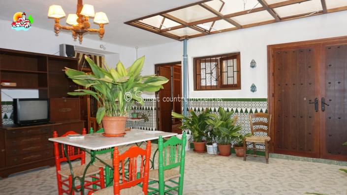 Image No.2-4 Bed Townhouse for sale