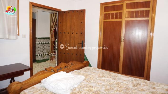 Image No.12-4 Bed Townhouse for sale