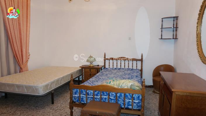 Image No.15-4 Bed Townhouse for sale