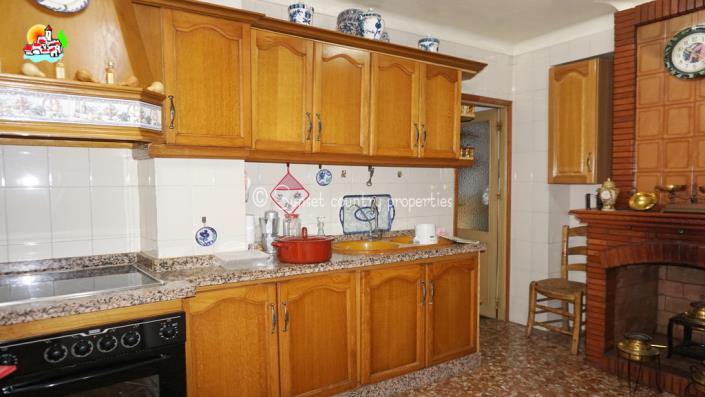 Image No.22-4 Bed Townhouse for sale