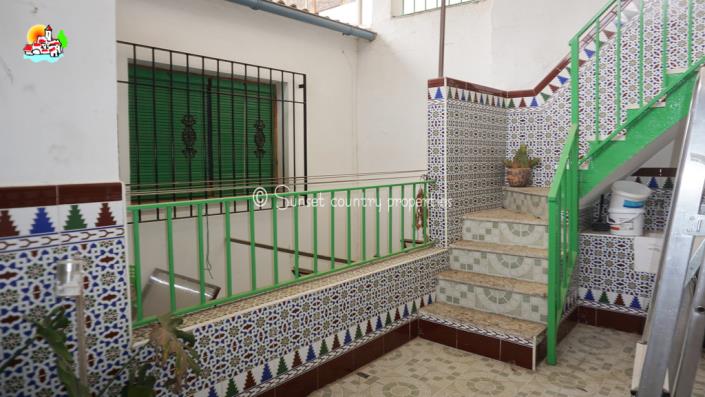 Image No.24-4 Bed Townhouse for sale