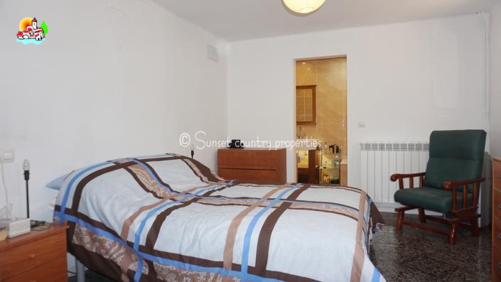 Image No.13-4 Bed Country House for sale