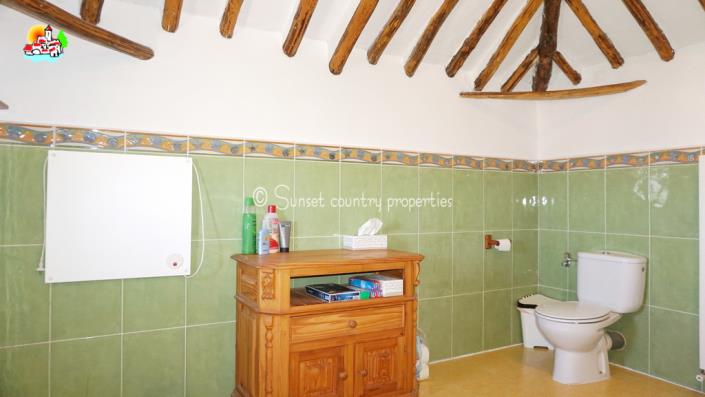 Image No.26-4 Bed Country House for sale