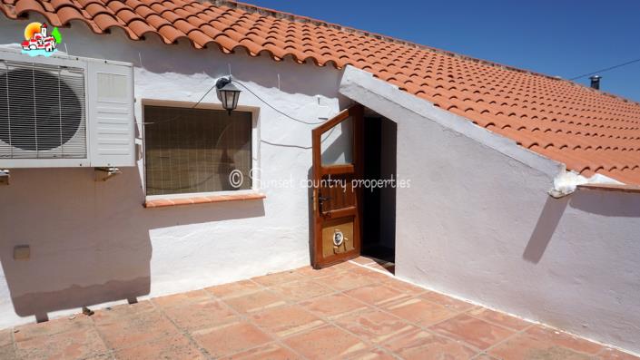 Image No.28-4 Bed Country House for sale