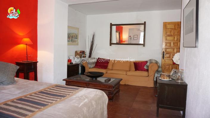 Image No.21-5 Bed Country House for sale