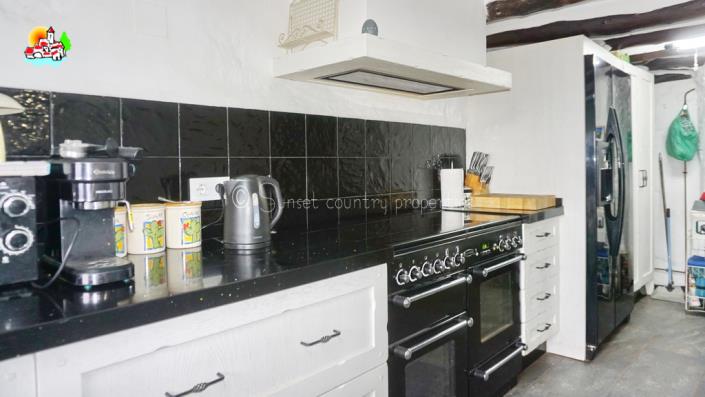 Image No.11-5 Bed Country Property for sale