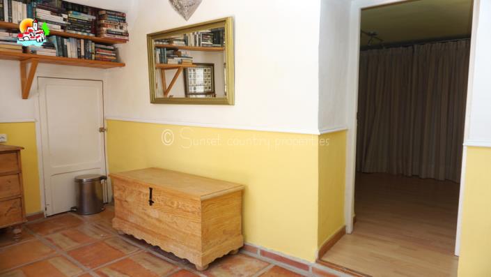 Image No.28-4 Bed Country Property for sale