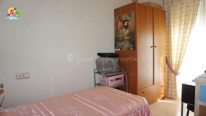 Image No.20-3 Bed Townhouse for sale