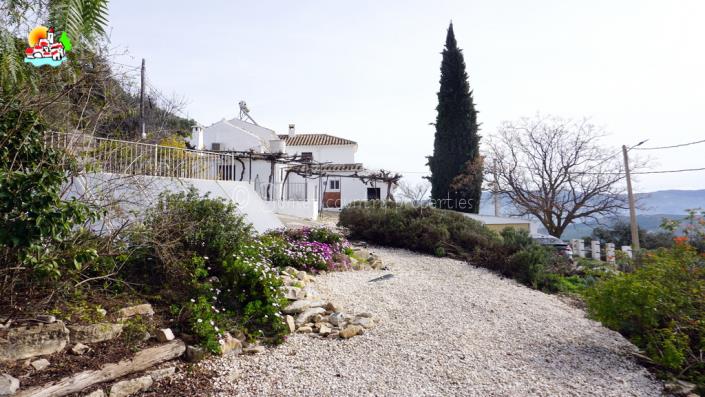 Image No.6-4 Bed Country Property for sale