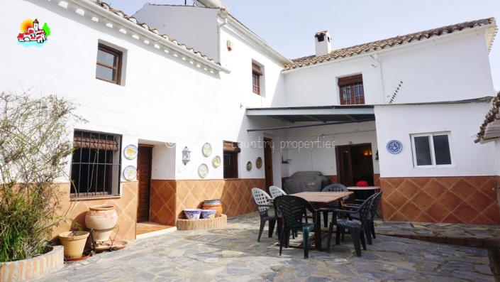 Image No.7-4 Bed Country Property for sale