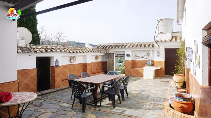 Image No.8-4 Bed Country Property for sale