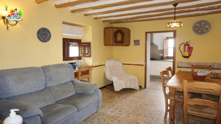 Image No.11-4 Bed Country Property for sale