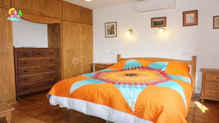 Image No.19-4 Bed Country Property for sale