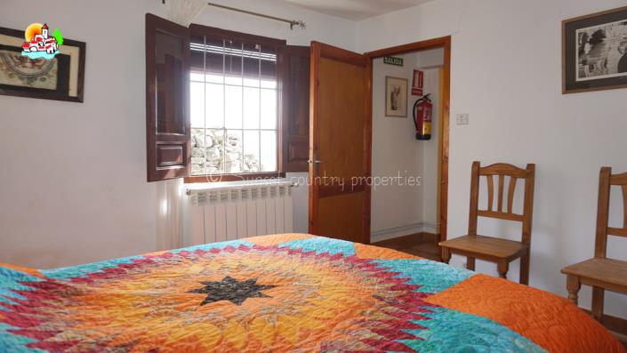 Image No.20-4 Bed Country Property for sale