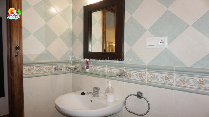 Image No.22-4 Bed Country Property for sale