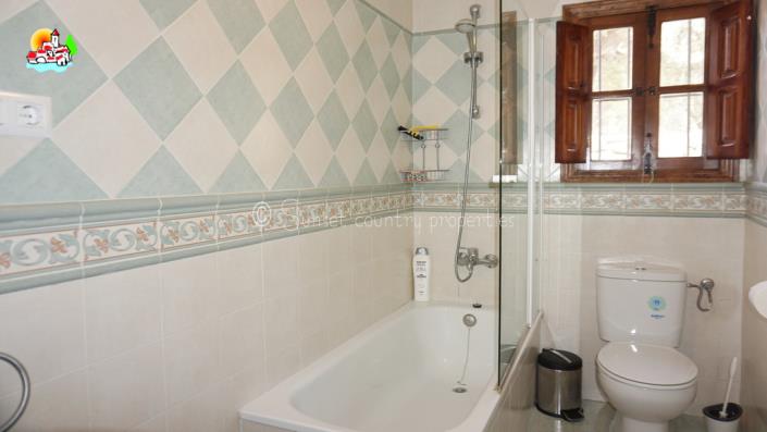 Image No.23-4 Bed Country Property for sale