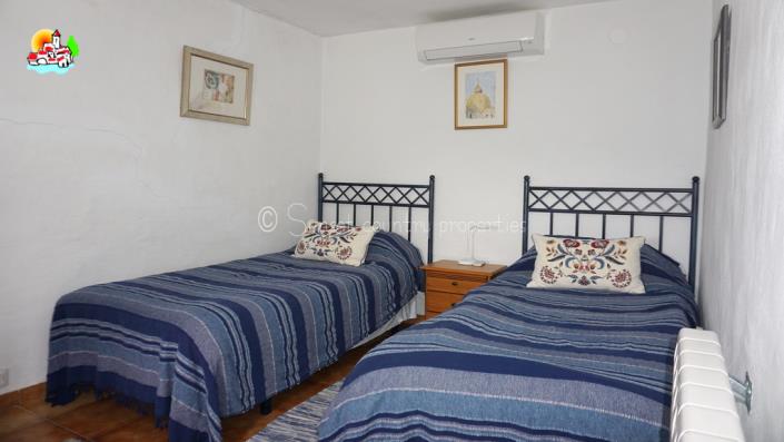 Image No.24-4 Bed Country Property for sale