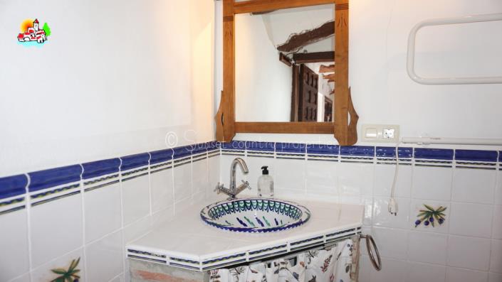 Image No.34-4 Bed Country Property for sale