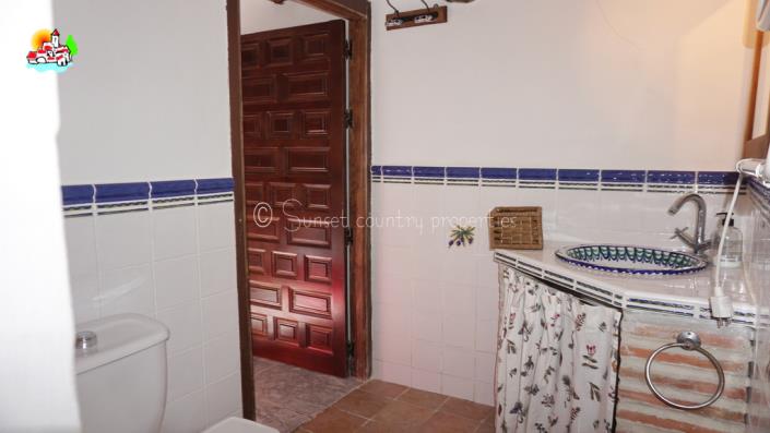 Image No.36-4 Bed Country Property for sale