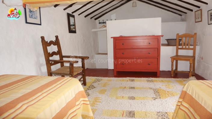 Image No.39-4 Bed Country Property for sale