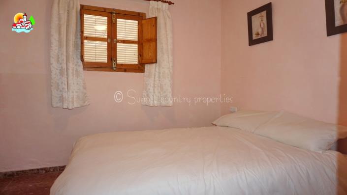 Image No.16-3 Bed Townhouse for sale