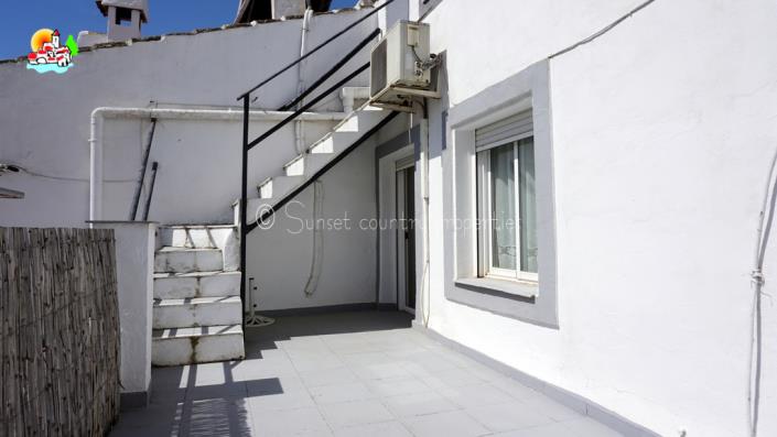 Image No.27-3 Bed Townhouse for sale