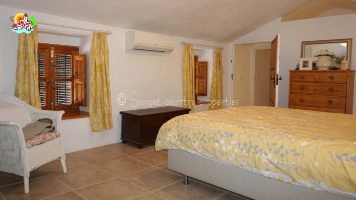 Image No.29-4 Bed Country Property for sale