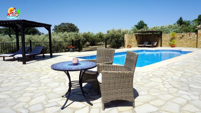 Image No.37-4 Bed Country Property for sale