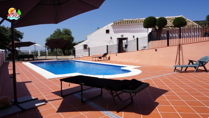 Image No.1-4 Bed Country Property for sale