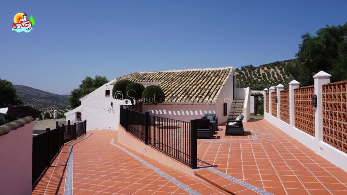 Image No.7-4 Bed Country Property for sale