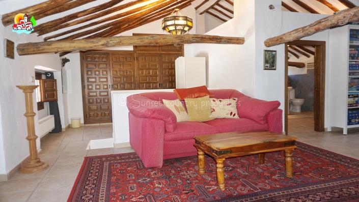 Image No.25-4 Bed Country Property for sale