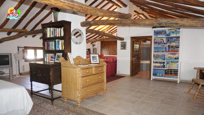 Image No.29-4 Bed Country Property for sale