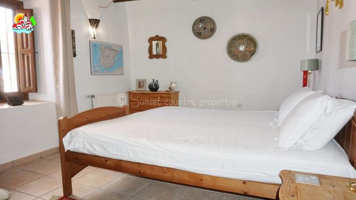 Image No.31-4 Bed Country Property for sale