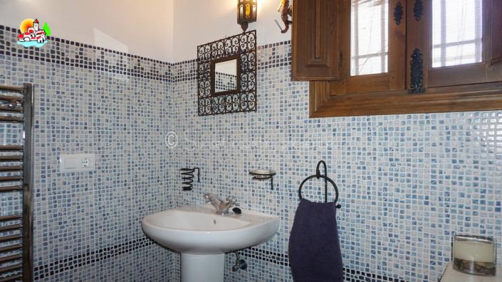 Image No.41-4 Bed Country Property for sale